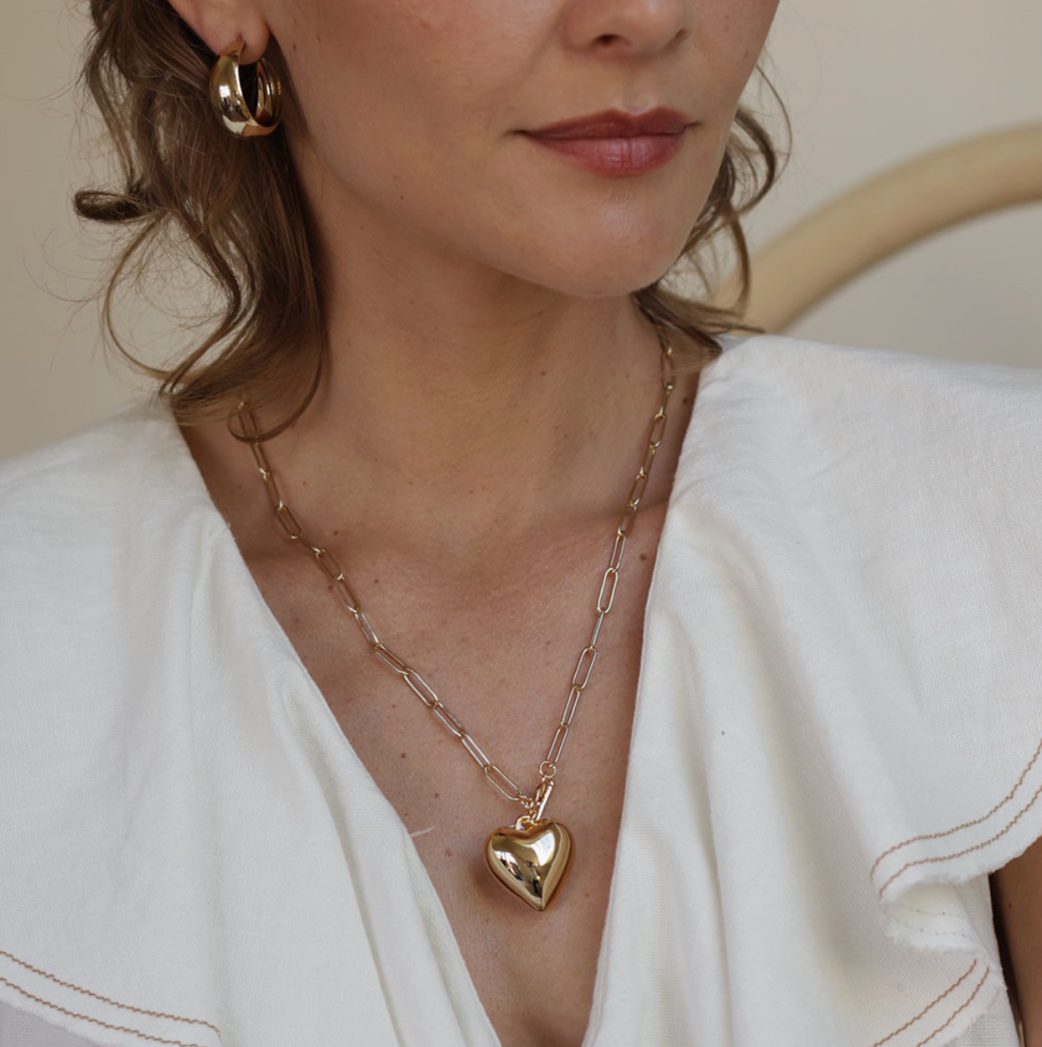 Puffed Heart On Toggle Chain Necklace