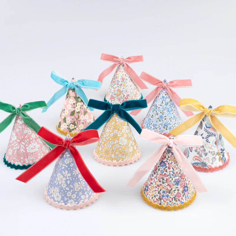 8 Party Hats