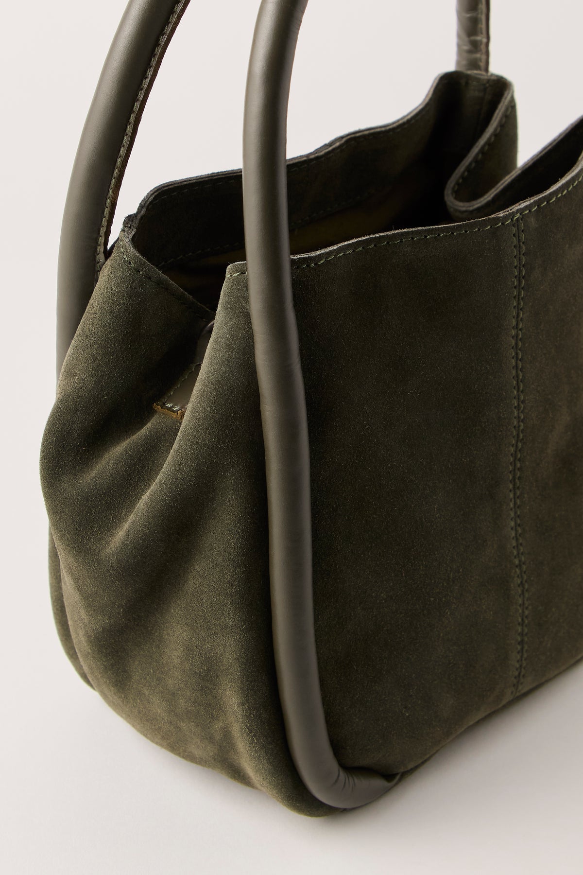 Barlow Bucket Bag