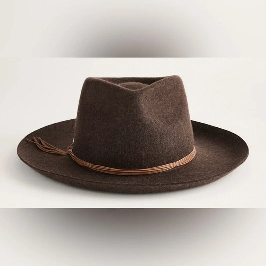 Cassandra Hat